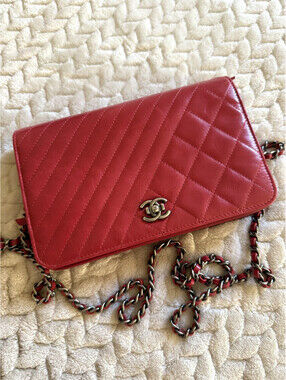 CHANEL COCO BOY WALLET ON CHAIN RED